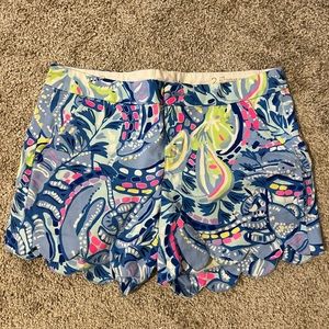 Lilly Pulitzer size 2 scalloped shorts. Worn once.